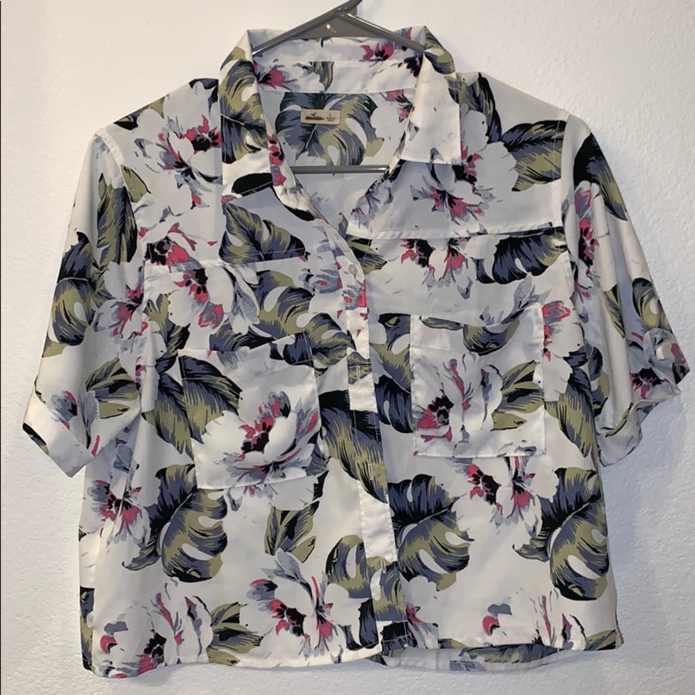 Hollister Tropical/Retro cropped button top